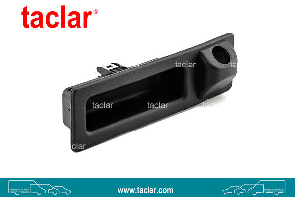 TRUNK LID HANDLE WITH CAMERA HOLE